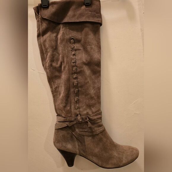 Nine West Olive Green Suede Heeled Boots 7 1/2 - Picture 2 of 8